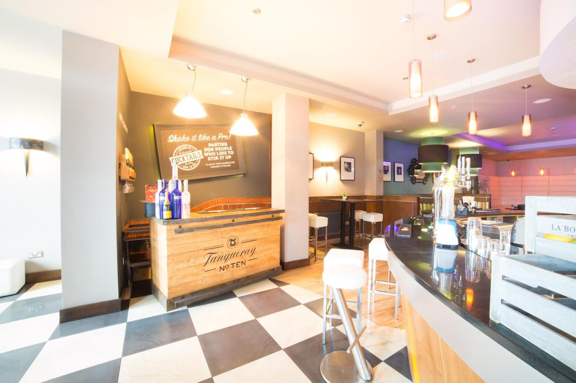 Oyo-帝国酒店 巴罗弗内斯 外观 照片